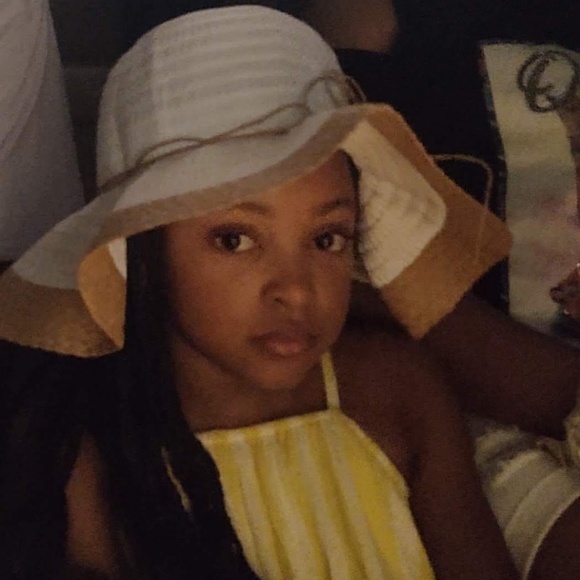 Meet your Posher, Madell - Picture 1 of 1